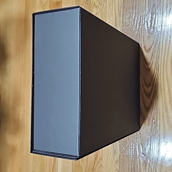 NEW Lululemon Special Edition Magnetic Box - Rare Find! - Picture 4 of 4